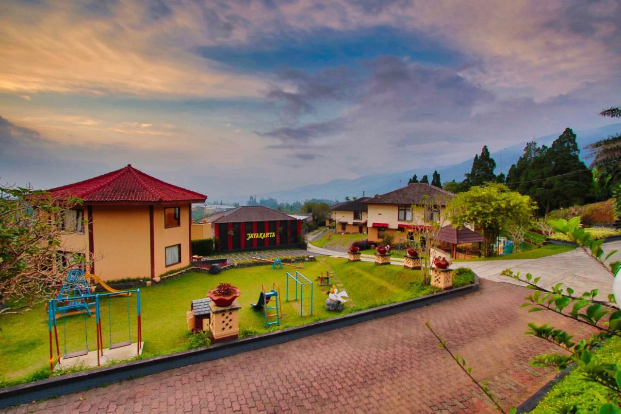 Hotel The Jayakarta Cisarua Puncak Exterior foto