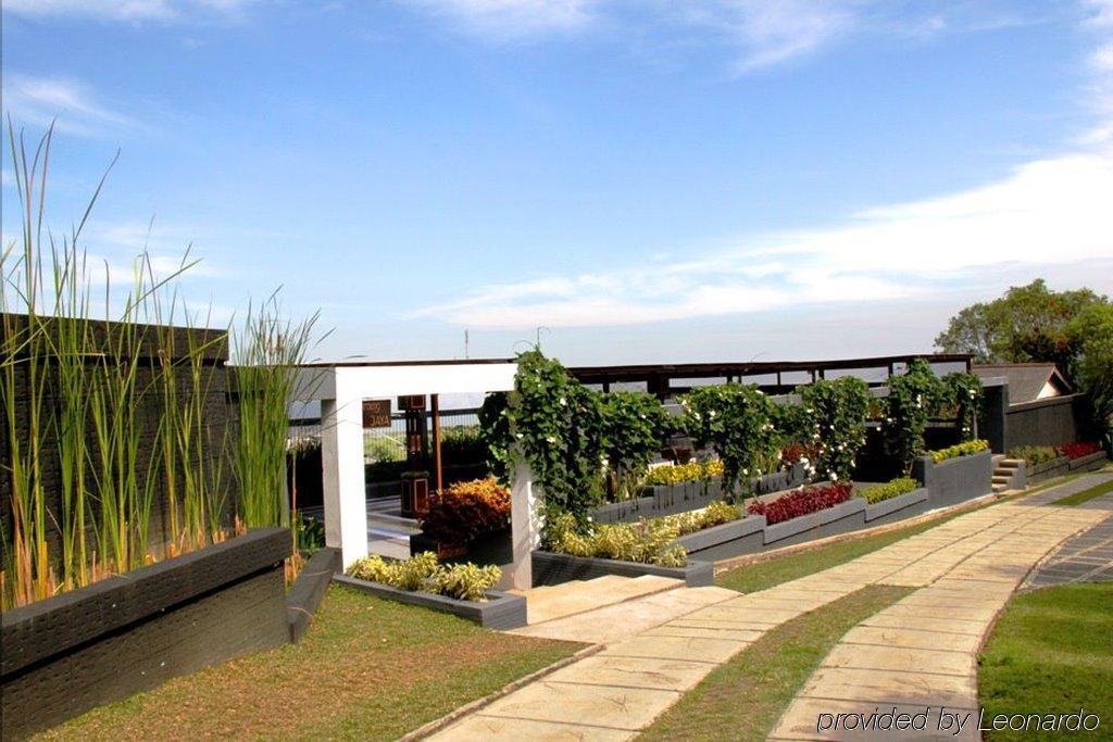 Hotel The Jayakarta Cisarua Puncak Exterior foto